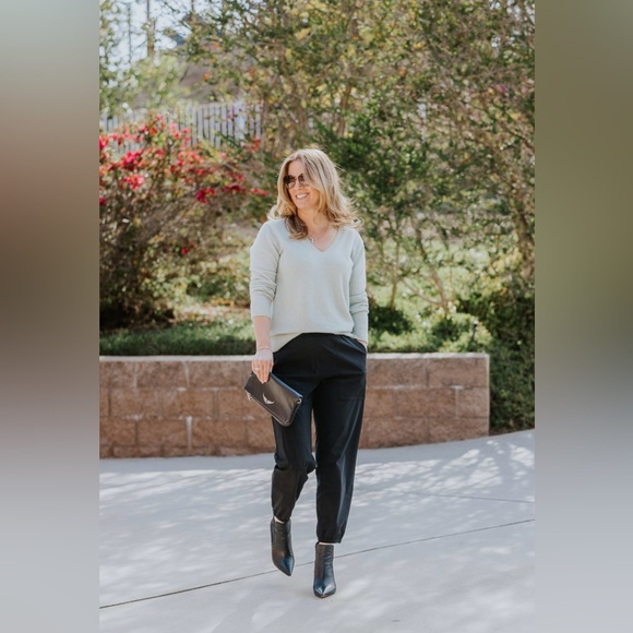 NWT Vuori Miles Jogger Women's Performance Joggers Black - Picture 11 of 11